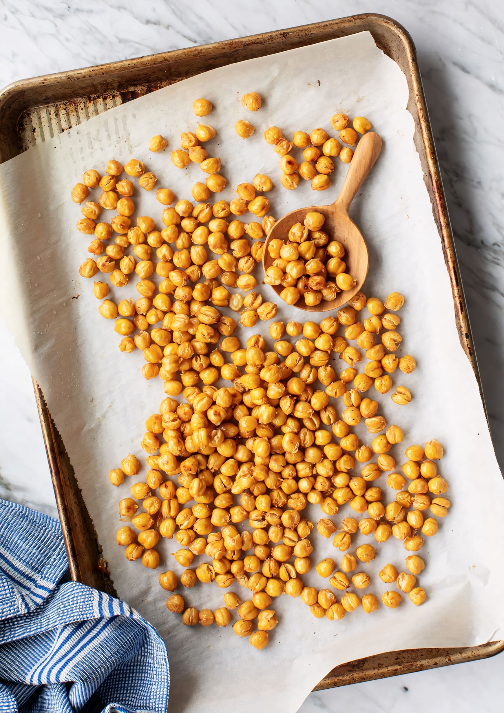 Quick & Crispy Chickpeas: Your Go-To Spiced Plant-Protein Snack